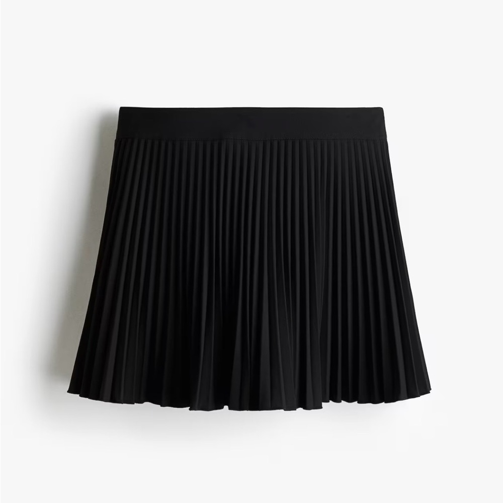 Elegant Black Pleated Skirt